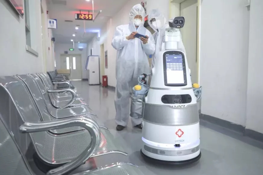 疫情检测机器人活跃在全国抗疫一线
